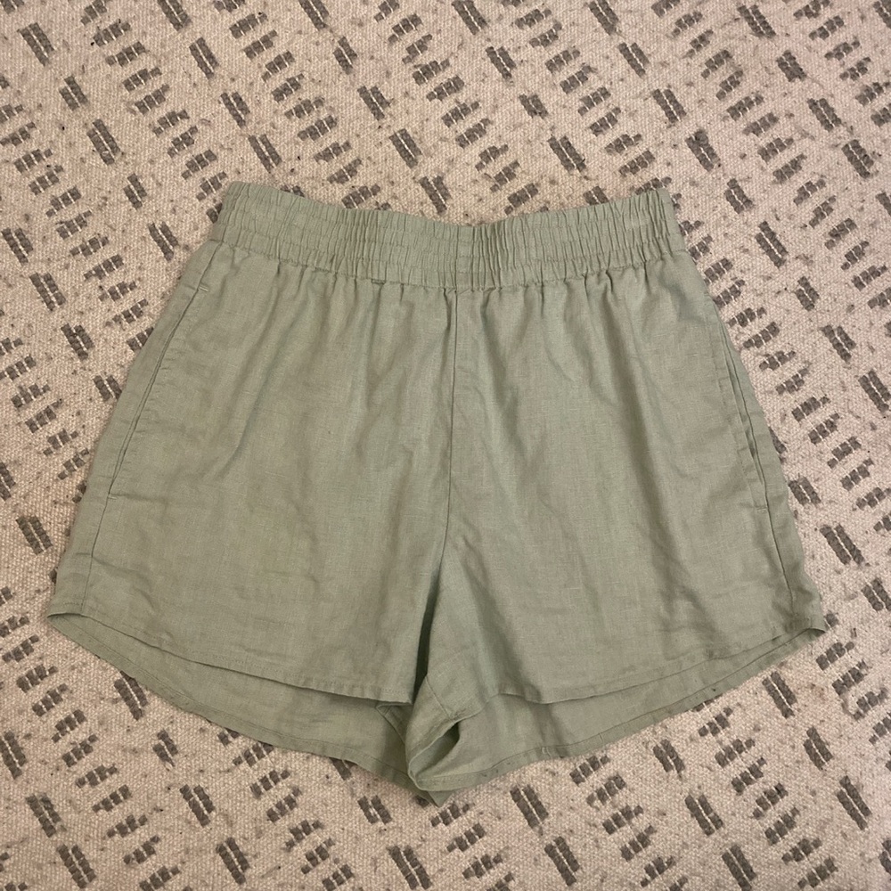 Aritzia Wilfred gelato shorts